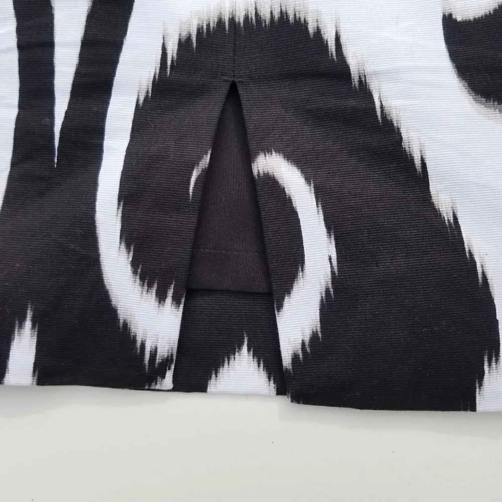 White House Black Market embroidered skirt 10 - Picture 6 of 7
